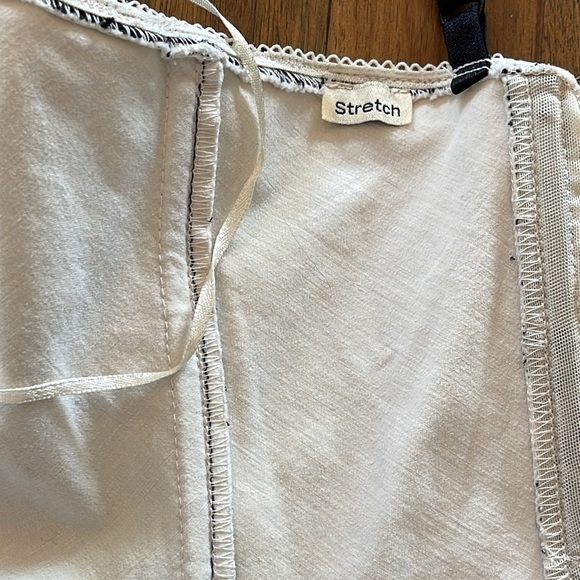 Guess satin style and lace corset - Picture 5 of 13